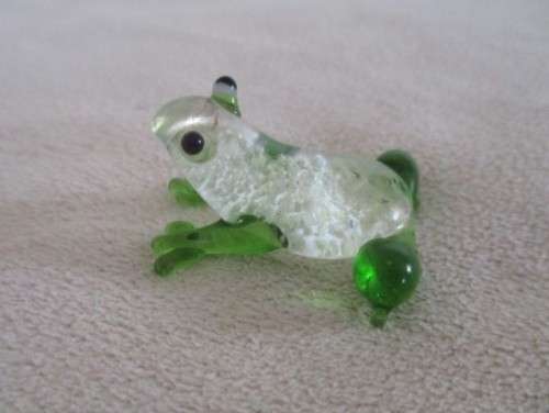 THREE SMALL GREEN GLASS ORNAMENTS  - FISH, FROG AND TURTLE(GREAT CONDITION)