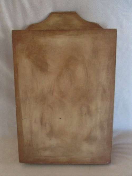 CHARMING WOODEN "OLDE WORLDE KASSIE" WITH KISSING CHERUBS FOR YOUR KEYS OR JEWELLERY