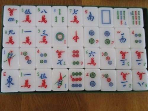 VINTAGE CHINESE MAH-JONGG SET - GAME OF THE FOUR WINDS - COMPLETE IN CASE