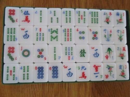 VINTAGE CHINESE MAH-JONGG SET - GAME OF THE FOUR WINDS - COMPLETE IN CASE