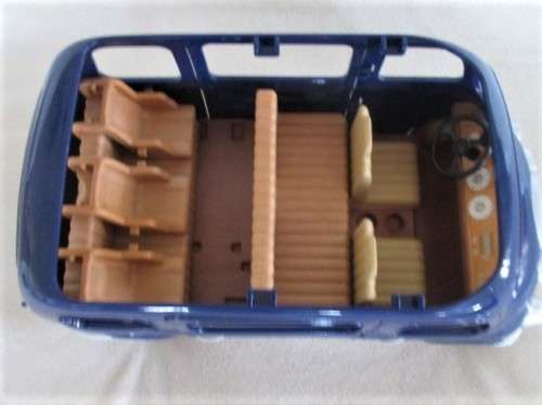 BARGAIN TIME!!  GENUINE EPOCH SYLVANIAN FAMILIES SEVEN SEATER - MINT IN BOX (DECALS INCLUDED IN BOX)