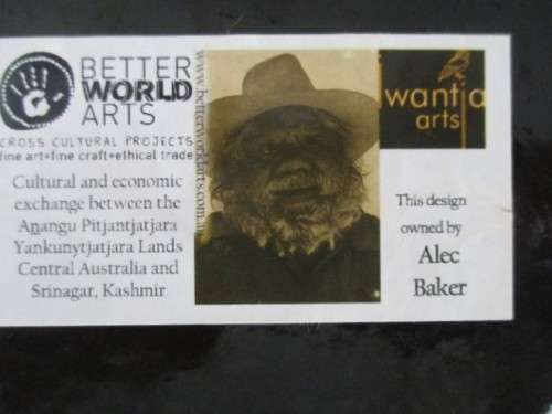 AN AUSTRALIAN "BETTER WORLD ARTS" LACQUERED TRINKET BOX - HAND MADE AND DESIGNED BY ALEC BAKER