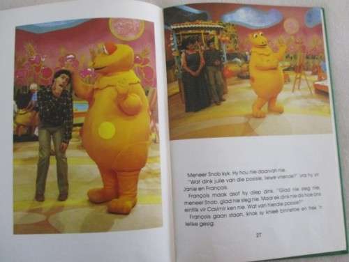 WIE ONTHOU VIR CASIMIR??  1980 - EERSTE AFRIKAANS UITGAWE  - CASIMIR SE STANDBEELD