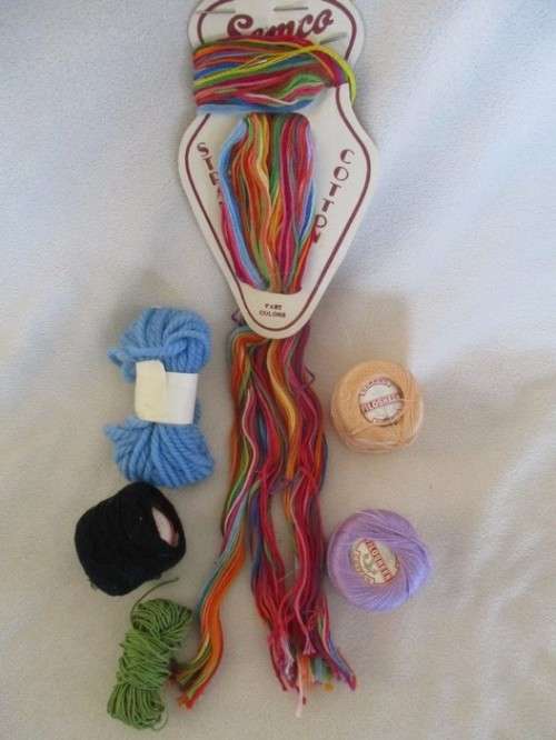 VERY OLD AND RARE OXWAGON MAZAWATTEE TIN FILLED WITH INTERESTING VINTAGE SEWING ITEMS