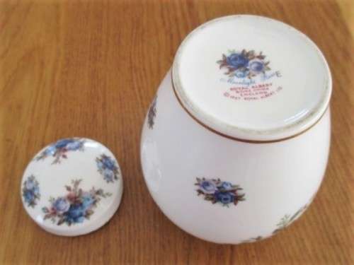 BEAUTIFUL ROYAL ALBERT MOONLIGHT ROSE LIDDED GINGER JAR