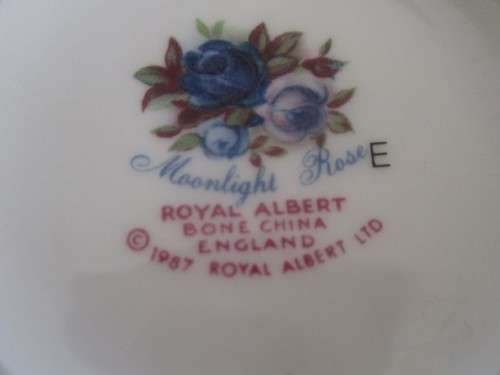 BEAUTIFUL ROYAL ALBERT MOONLIGHT ROSE LIDDED GINGER JAR