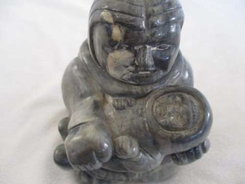 COLLECTOR`S PIECE -  THORN ARTS, CANADA CARVED STONE SCULPTURE -  INUIT MOTHER AND CHILD