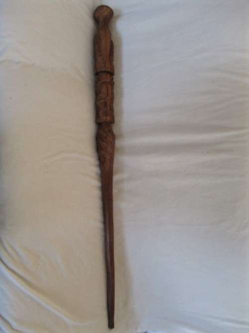 STURDY VINTAGE SOLID WOOD WALKING STICK HAND CARVED WITH TWO AFRICAN HEADS