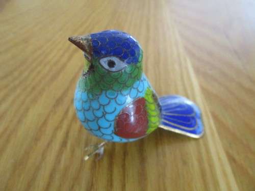 A GROUP OF FOUR VINTAGE CLOISONNE BIRDS