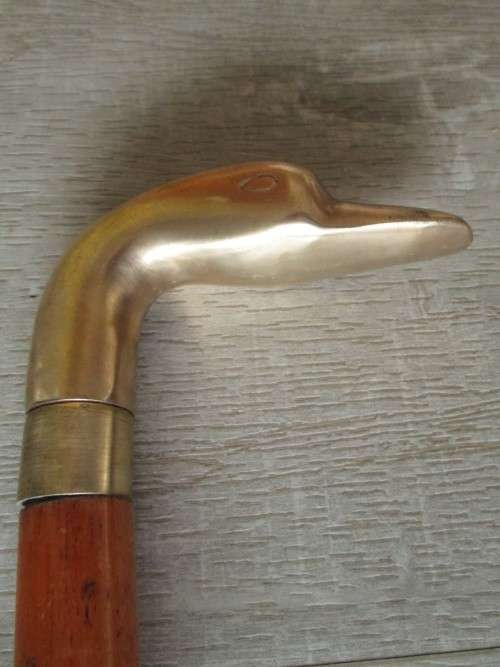 VINTAGE WALKING STICK WITH SOLID BRASS DUCK HEAD HANDLE