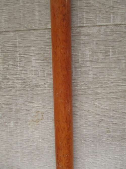 VINTAGE WALKING STICK WITH SOLID BRASS DUCK HEAD HANDLE
