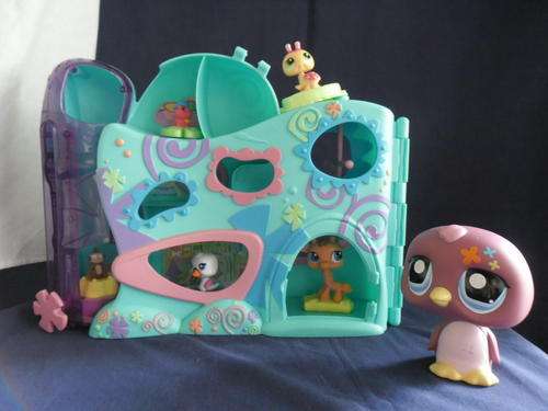 FUN LITTLEST  PET SHOP HOUSE,FOUR LPS ANIMALS AND TWO FRIENDS!!