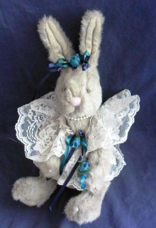 SUCH A BEAUTIFUL SOFT AND ELEGANT RABBIT!! (FULLY JOINTED!)