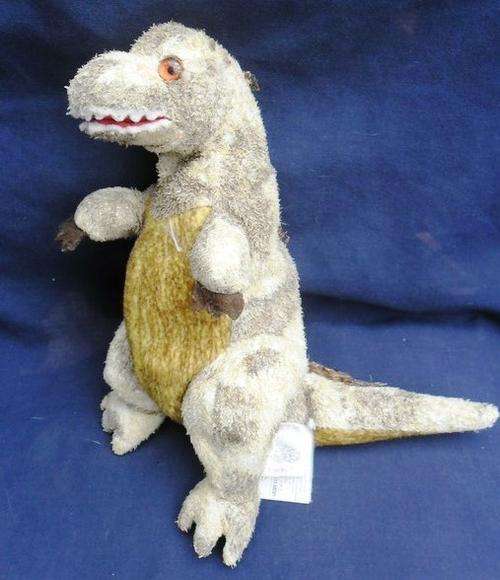 TY BEANIE BABY "TOOTHY" THE TYRANNOSAURUS GOING CHEAP 'COZ HE LOST HIS TAG!!
