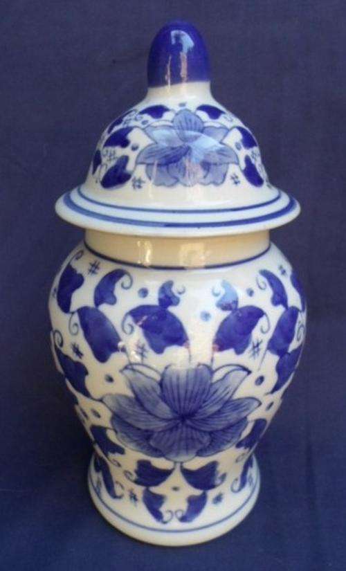 GENUINE MING BLUE HAND PAINTED GINGER JAR!!
