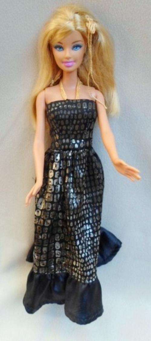 A LOVELY MATTEL BARBIE!!