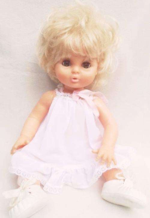 VERY, VERY RARE FIRST LOVE DOLL WITH BROWN EYES IN ORIGINAL OUTFIT - TWISTY BODY PERFECT CONDITION!!