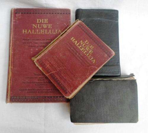 VIER OU KERKBOEKE OM TE VERSAMEL - OU HOLLANDSE BYBEL, TWEE HALLELUJAS EN 'N PSALM EN GESANGE BOEK!!