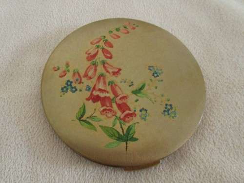 FOR KERINA ONLY - VERY PRETTY VINTAGE STRATTON, ENGLAND POWDER COMPACT WITH HAND PAINTED FOXGLOVES