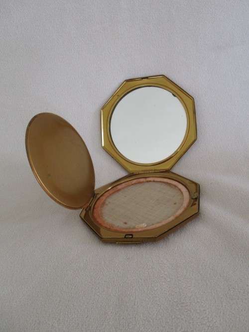 FOR KERINA ONLY - VERY DECORATIVE AND UNUSUAL POWDER COMPACT - MADE IN ENGLAND - LARGER SIZE