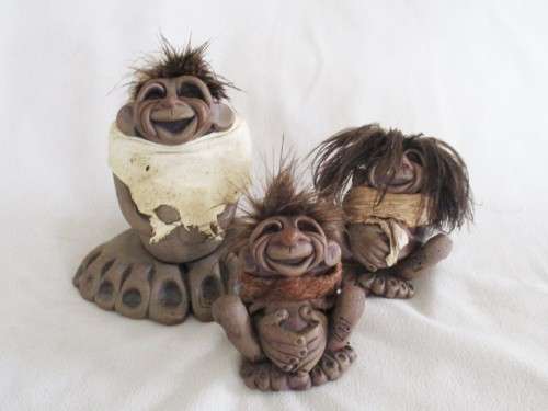 ORIGINAL KALLAHAREE HANDMADE SOUTH AFRICAN MYTHICAL TROLL FAMILY - SIGNED LIDI