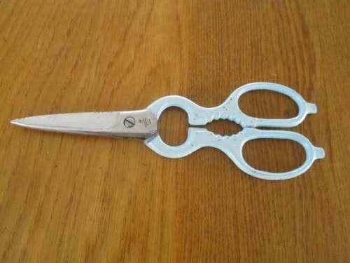 TWO INTERESTING VINTAGE GERMAN ITEMS - RARE FRIODUR INOX SCISSORS AND CREDO CALLUS SHAVER