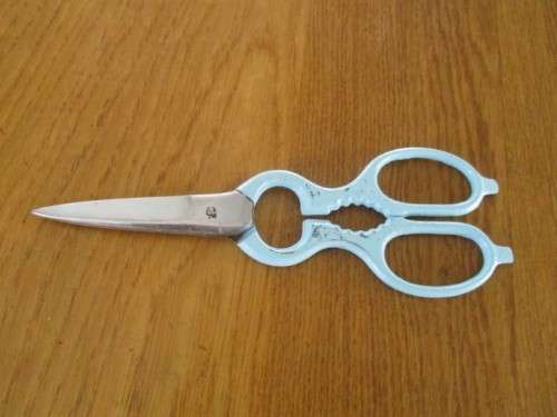 TWO INTERESTING VINTAGE GERMAN ITEMS - RARE FRIODUR INOX SCISSORS AND CREDO CALLUS SHAVER