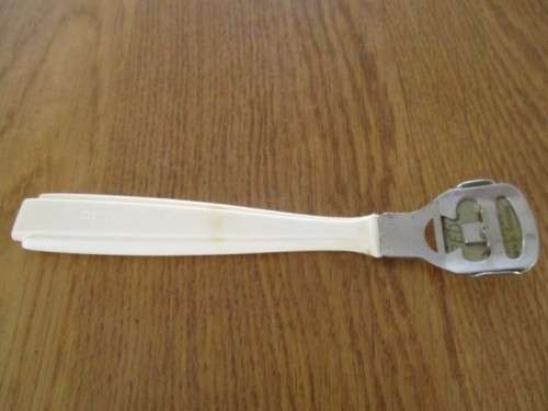 TWO INTERESTING VINTAGE GERMAN ITEMS - RARE FRIODUR INOX SCISSORS AND CREDO CALLUS SHAVER