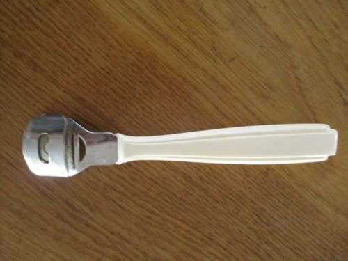 TWO INTERESTING VINTAGE GERMAN ITEMS - RARE FRIODUR INOX SCISSORS AND CREDO CALLUS SHAVER