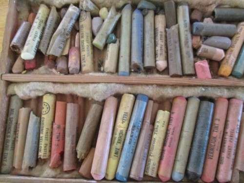 FOR THE ARTIST - A LARGE BATCH OF VINTAGE GEO ROWNEY AND REEVES GREYHOUND PASTELS