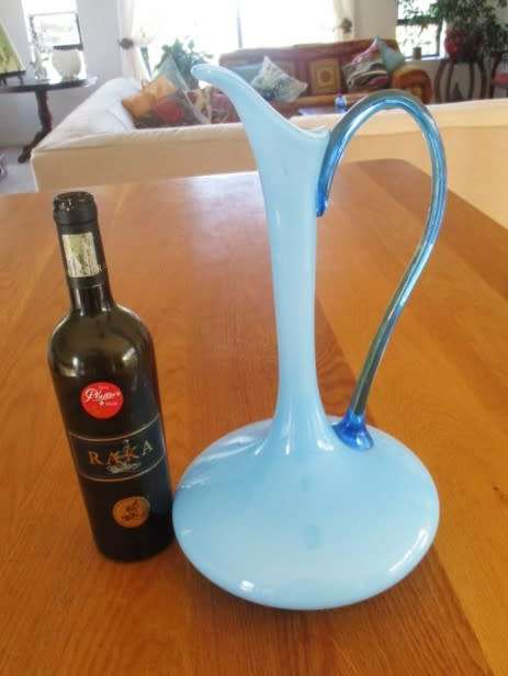 STUNNING VERY LARGE EWER SHAPED ART GLASS VASE - PERFECT CONDITION