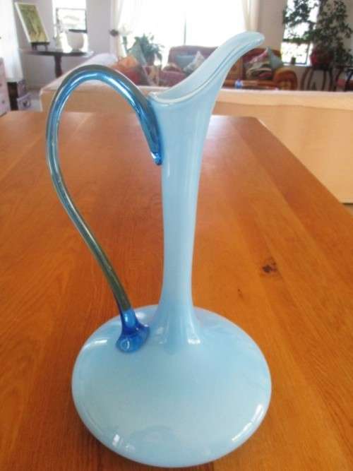STUNNING VERY LARGE EWER SHAPED ART GLASS VASE - PERFECT CONDITION