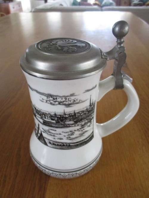 REIN ZINN GEGOSSEN BEER STEIN WITH PEWTER LID - GREAT CONDITION