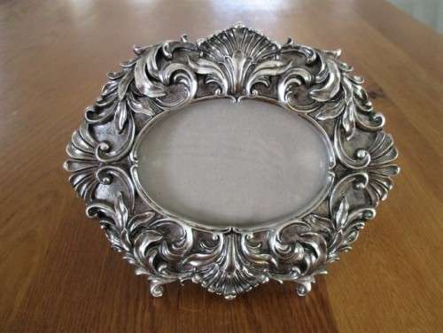 LOVELY ART NOUVEAU STYLE SILVER METAL PHOTO FRAME - PERFECT CONDITION