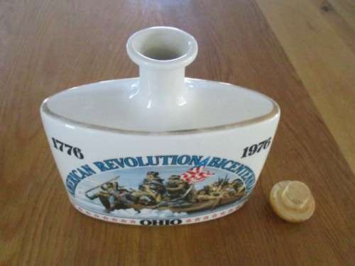 VINTAGE 1976 LIMITED EDITION - AMERICAN REVOLUTION BICENTENNIAL PORCELAIN BOURBON BOTTLE