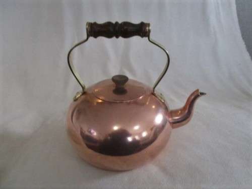A VINTAGE TAGUS, PORTUGAL POTBELLIED COPPER KETTLE FOR YOUR COUNTRY KITCHEN