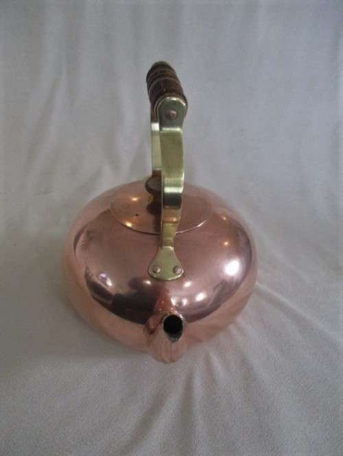 A VINTAGE TAGUS, PORTUGAL POTBELLIED COPPER KETTLE FOR YOUR COUNTRY KITCHEN