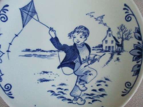 LIMITED EDITION VINTAGE 1973 ZENITH DELFT BLUE, HOLLAND BIRTHDAY PLATE - TUESDAY`S CHILD (BOY)