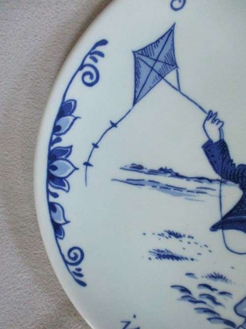 LIMITED EDITION VINTAGE 1973 ZENITH DELFT BLUE, HOLLAND BIRTHDAY PLATE - TUESDAY`S CHILD (BOY)
