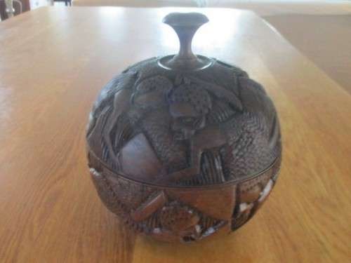 VERY LARGE HAND CARVED WOODEN AFRICAN TRINKET BOX