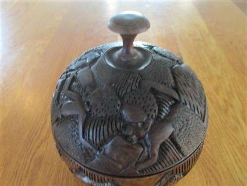 VERY LARGE HAND CARVED WOODEN AFRICAN TRINKET BOX
