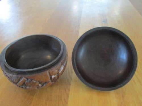 VERY LARGE HAND CARVED WOODEN AFRICAN TRINKET BOX