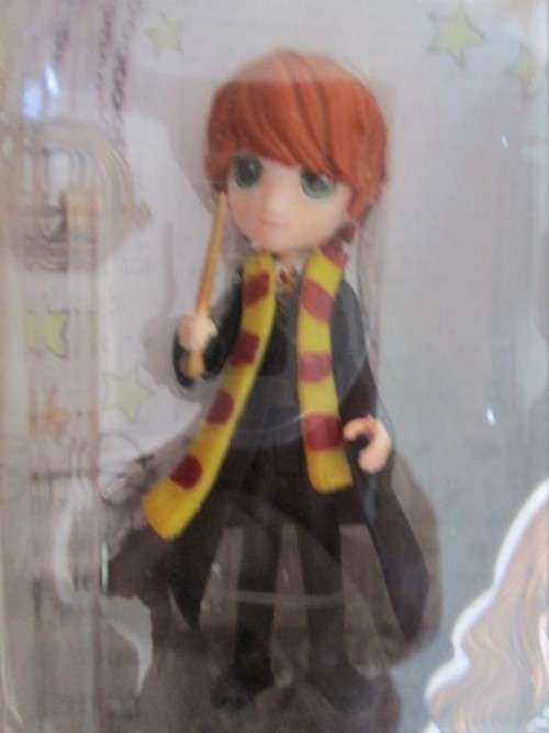 NO.2 - HARRY POTTER WIZARDING WORLD MAGICAL MINIS (SPINMASTER) - RON WEASLEY - MINT ON CARD