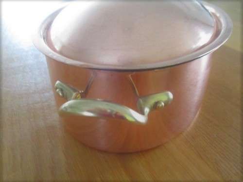 RARE VINTAGE BONGUSTO, ITALY COPPER LIDDED CASSEROLE DISH WITH BRASS HANDLES - GREAT CONDITION
