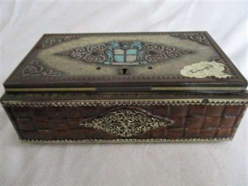 ANTIQUE 1920`S/30`s TURNWRIGHTS `CASH BOX` TOFFEE TIN IN SURPRISINGLY GOOD CONDITION