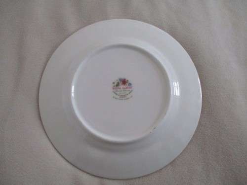 ROYAL ALBERT FLOWERS OF THE MONTH PLATE - AUGUST, POPPY DESIGN