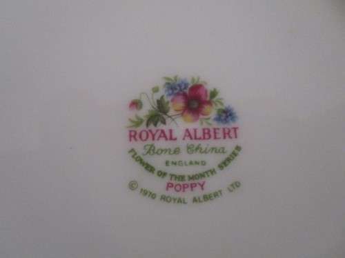 ROYAL ALBERT FLOWERS OF THE MONTH PLATE - AUGUST, POPPY DESIGN