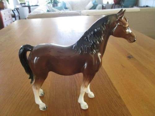 GORGEOUS LARGE VINTAGE PORCELAIN HORSE FIGURINE