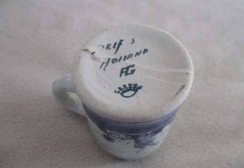 THREE SMALL DELFT COLLECTABLES