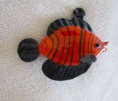 FOR ALLYBEAR ONLY - CAT-SAFE!!  THREE COLOURFUL SMALL ART GLASS FISH WITH ATTACHED FLOATING BUBBLES